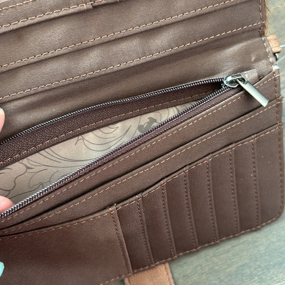 Justin Boots Wristlet/Wallet,Hair hide,bone inlay,magnetic close,genuine leather - Picture 6 of 11